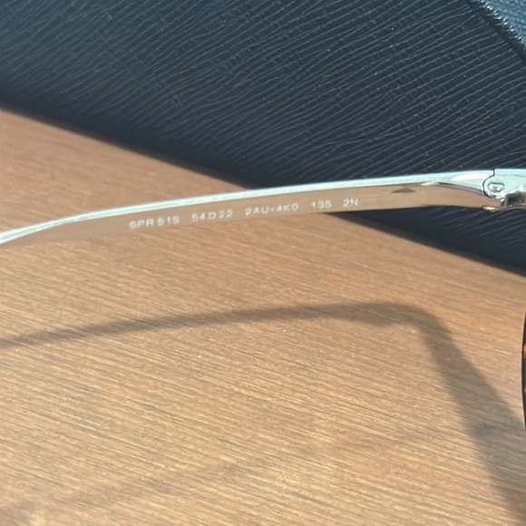 Prada sunglasses - Picture 4 of 8